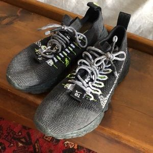 Nike Space Hippie 01. Size 6 mens.
